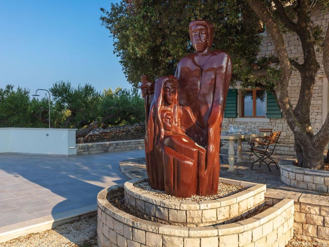 Villa Dubrava Tranquil Retreat Nestled In An Olive Grove For Serene Escapes Pucisca Bagian luar foto